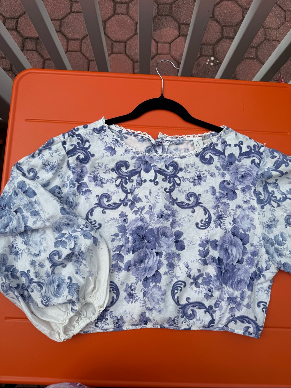 Joie White and Blue Floral Cropped Linen Blouse